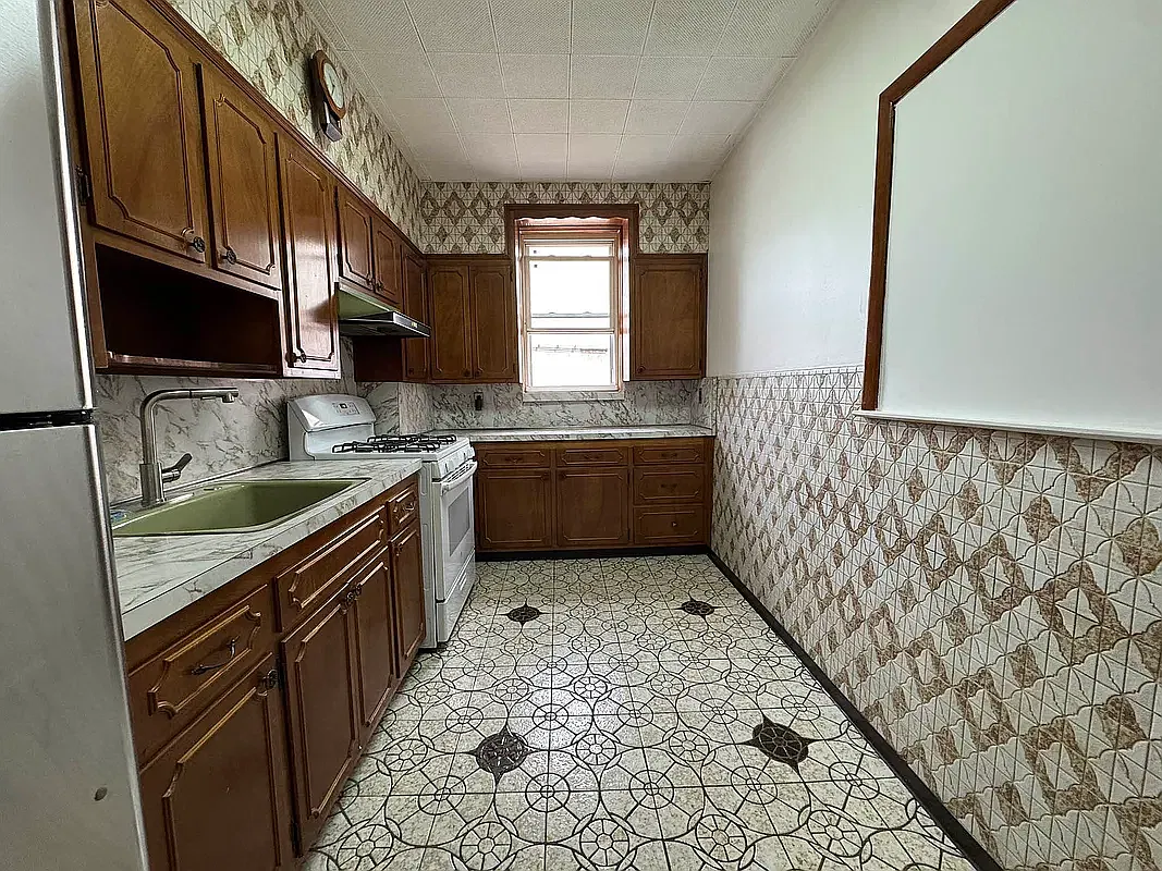 62-15 Cooper Avenue — Photo 2