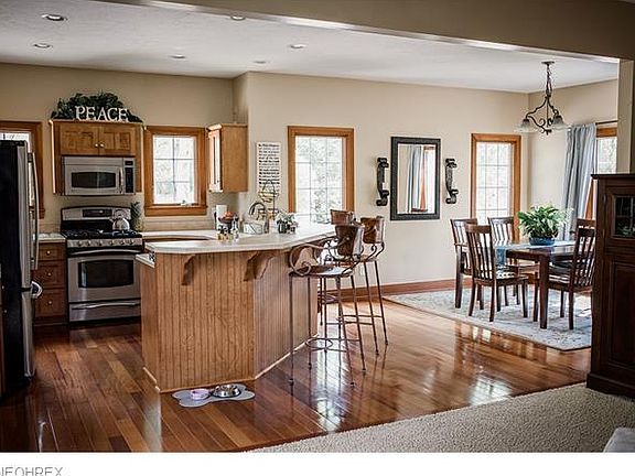 4th image of 8912 Garnet Way