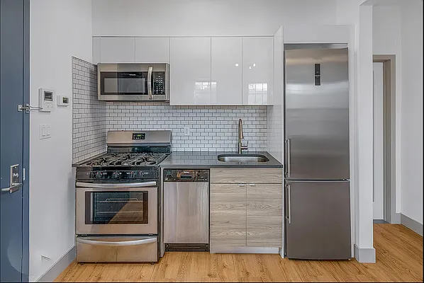 Rented by Coroi Corp | media 7