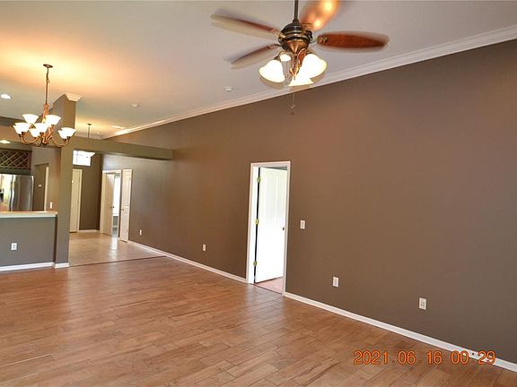 3rd image of 15444 Osprey Glen Dr