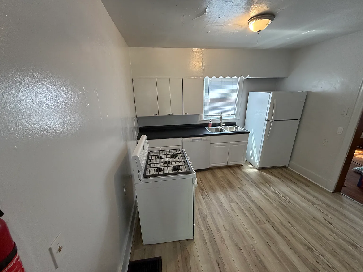 4 bed, 1555 sqft, $1,600 — Photo 4