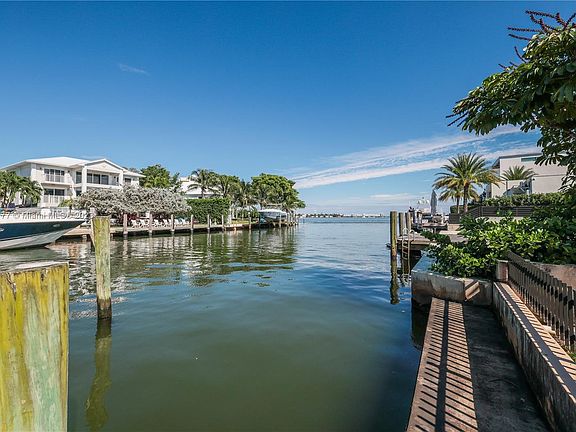 4th image of 1075 Belle Meade Island Dr