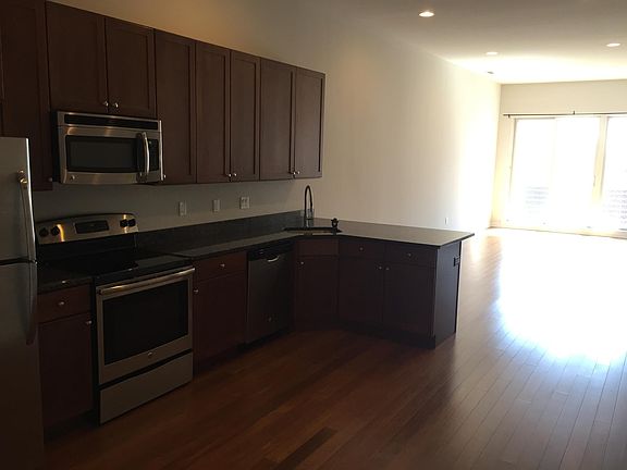 2nd image of 622 N 2nd St Unit 301