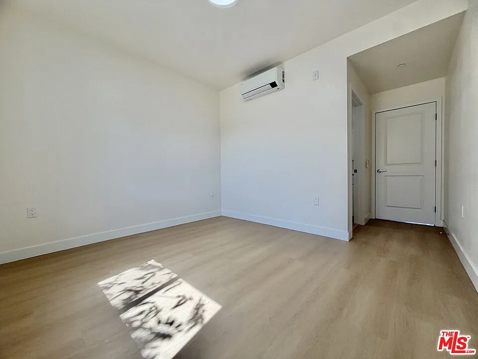 2 bed, 2.0 bath, 767 sqft, $2,350 — Photo 4