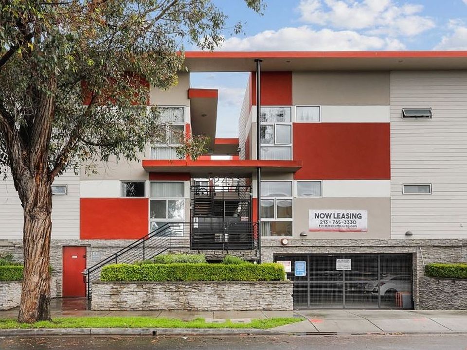 1st image of 1241 W 37th Pl APT 3