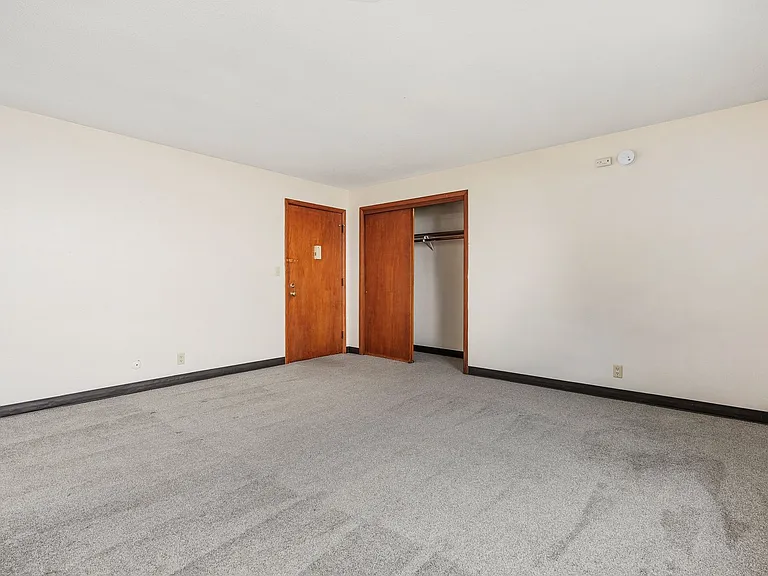 1215 S Dewey St — Photo 4