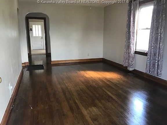 3rd image of 2116 Lincoln Ave