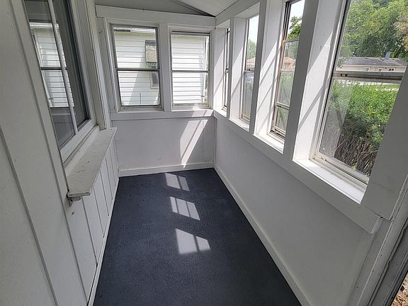 2nd image of 130 Meadle St