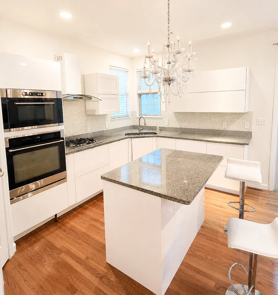 4 bed, 2.5 bath, 2365 sqft, $3,250 — Photo 3