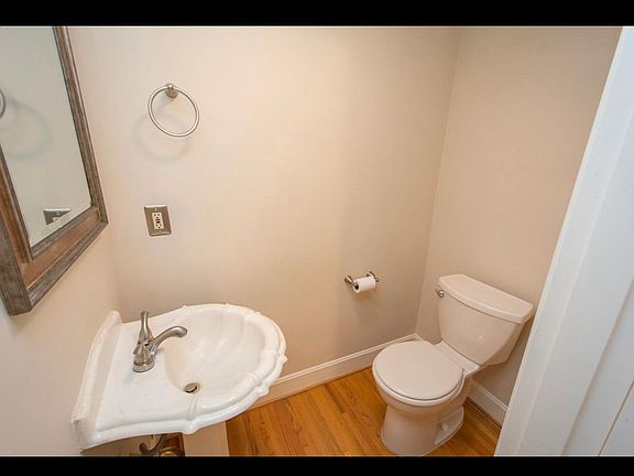 3rd image of 2639 Kings Hwy