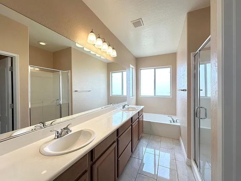 10596 La Campana St — Photo 12