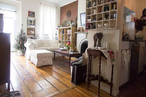 Rented by Maz Group NY | media 18