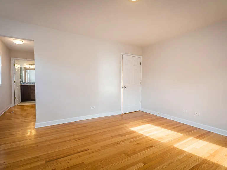 6435-43 N. Damen Ave. — Photo 14