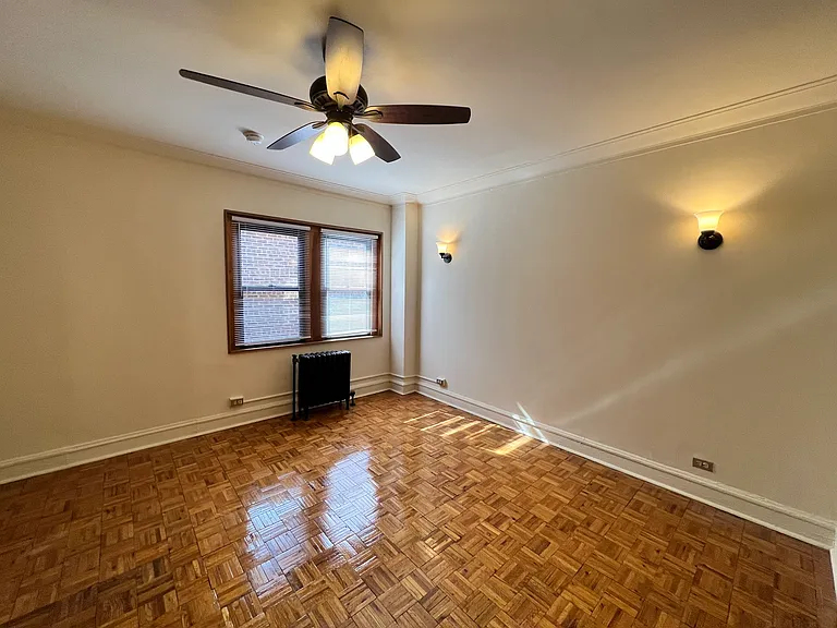 2738 N Pine Grove Ave — Photo 23