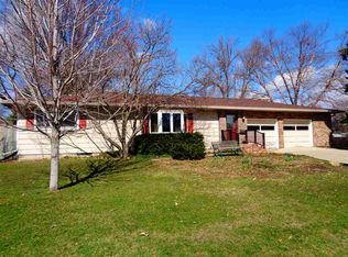 2704 Saratoga Dr, Waterloo, IA 50702