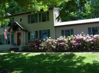 948 Walden Pond Ln, Cortland, NY 13045