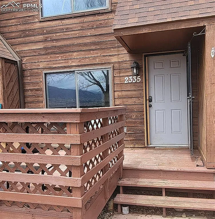 2 bed, 1.5 bath, 995 sqft, $1,793 — Photo 2