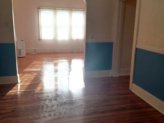 Dining room to living room