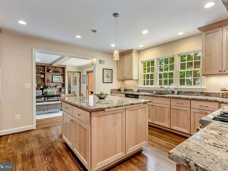 5106 Yuma St NW — Photo 9
