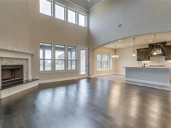 4th image of 831 Cross Creek Dr