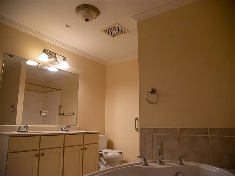 8 Crowninshield St #210 — Photo 14