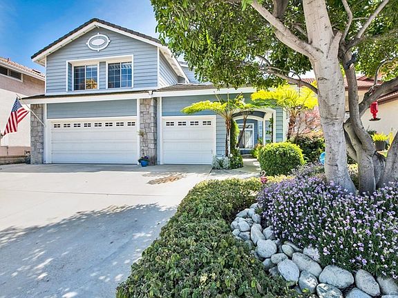 3rd image of 2433 Valley View Dr