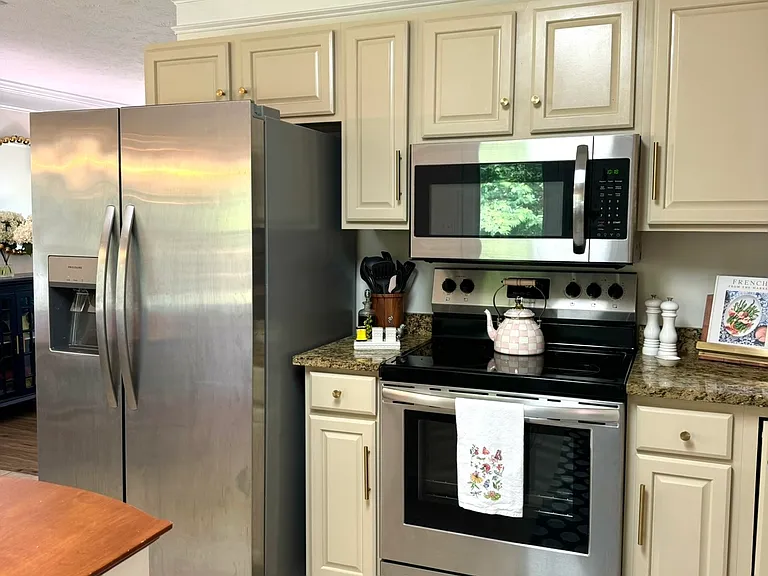 353 Seagraves Dr #353 — Photo 3