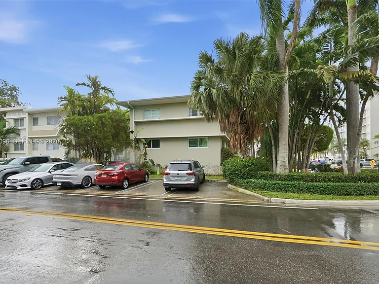 9881 W Bay Harbor Dr #2 — Photo 22