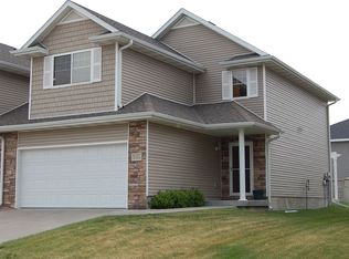 6101 Laroche Rd, Lincoln, NE 68526
