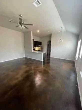3 bed, 1372 sqft, $1,450 — Photo 3