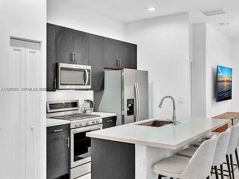 4936 Whispering Way — Photo 4
