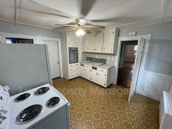 2nd image of 1393-1395 Main St Unit 1-M