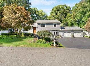 35 Walnut Rd, North Kingstown, RI 02852