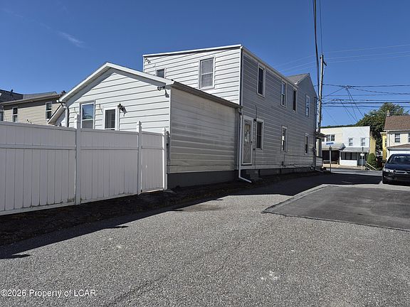 3rd image of 2 Tamaqua St