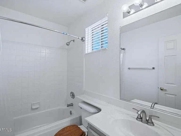 15251 W Verde Ln — Photo 22