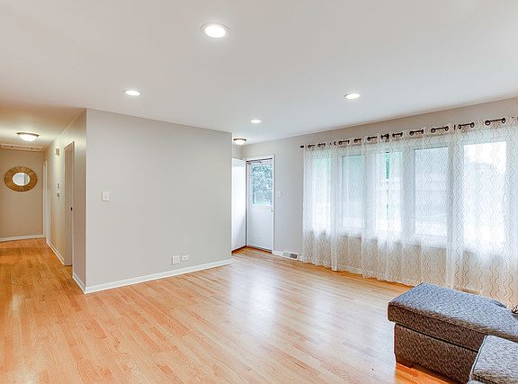 3rd image of 216 Welter Dr