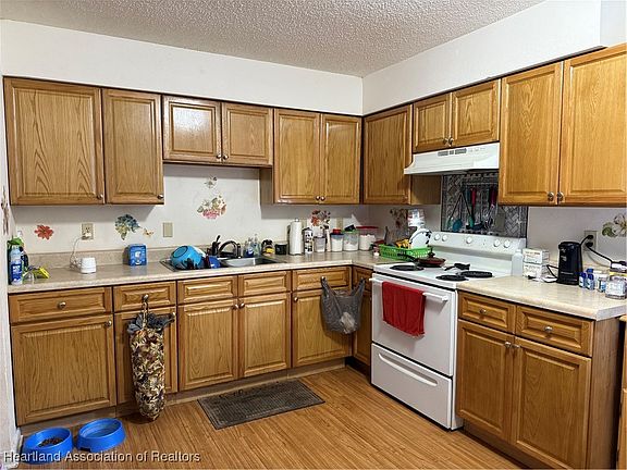2nd image of 3463 Suwannee St