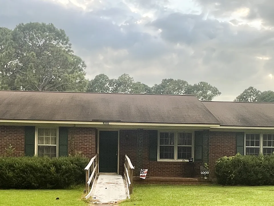2009 Robinhood Rd