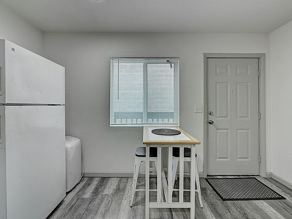 5th image of 506 E Pikes Peak Ave APT 7