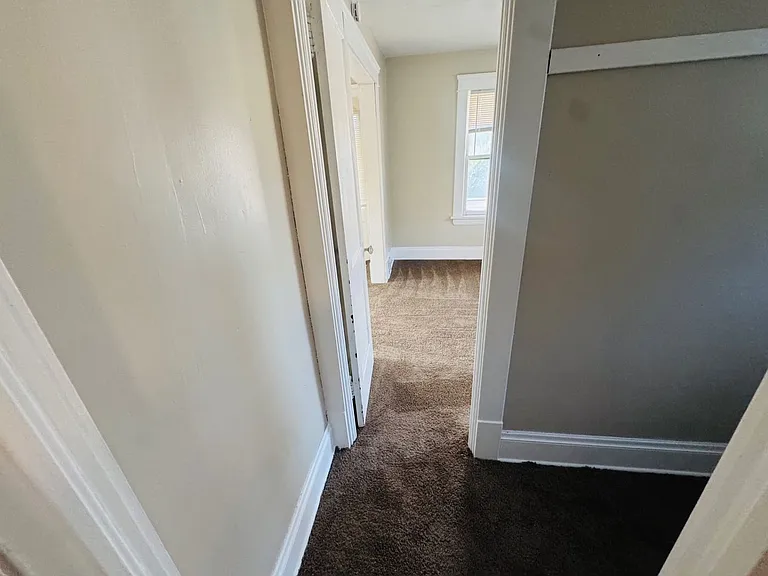 10004 Mt Auburn Ave — Photo 37
