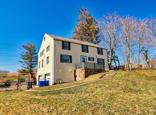 55 Swift St APT 1, Branford, CT 06405