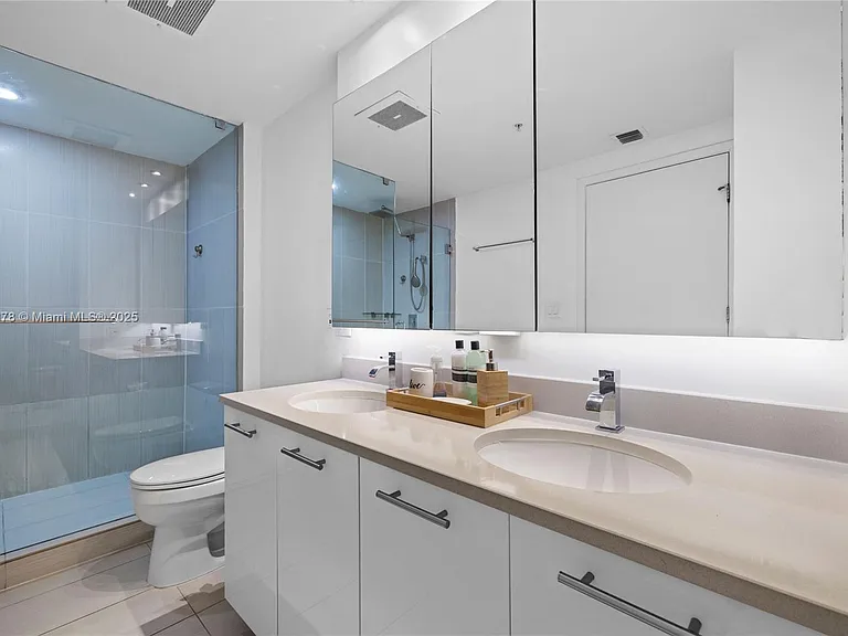 3250 NE 1st Ave #515 — Photo 11