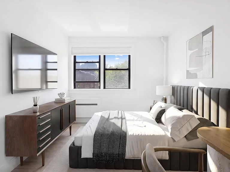 458 W 20th St #4D — Photo 2