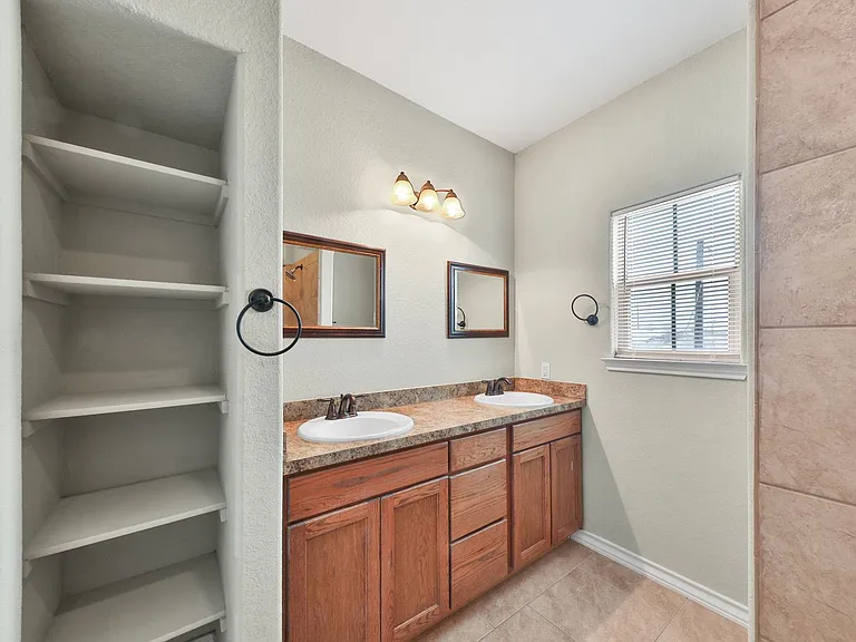 102 Cornell Ave — Photo 25