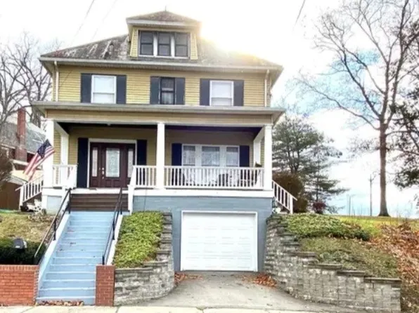 670 Chestnut St, Meadville, PA 16335