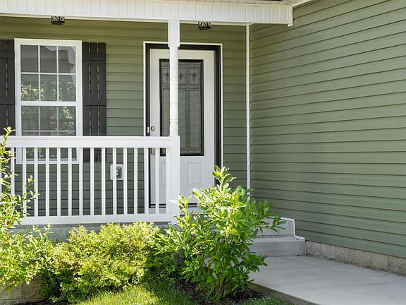 3rd image of 1101 Medallion Cir
