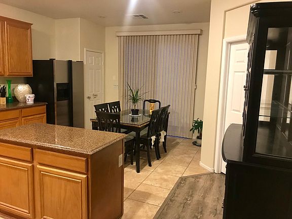 3rd image of 11679 Stivali St
