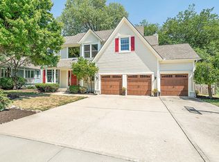 1333 SW Surrey Trce, Lees Summit, MO 64081