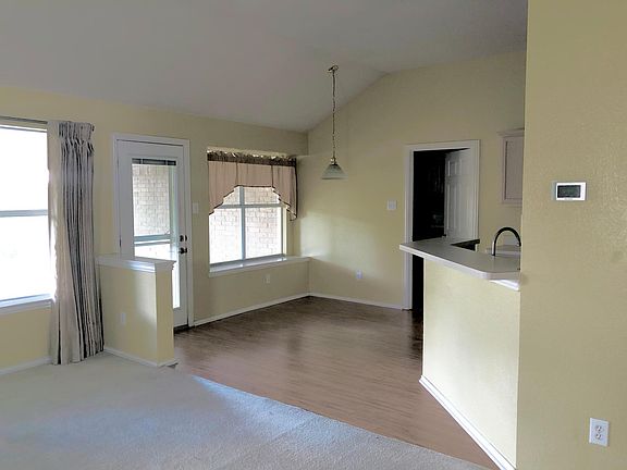 3rd image of 2705 Pecan Meadow Dr