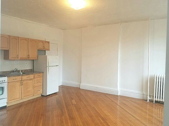 5th image of 136 Montague St APT 9